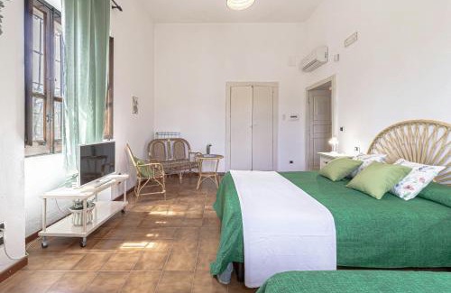 Roccella Jonica House | Historic Farmhouse Among Olive Groves Near The Sea