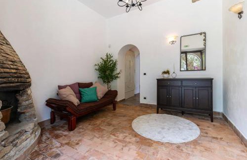 Roccella Jonica House | Historic Farmhouse Among Olive Groves Near The Sea