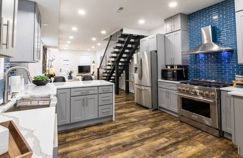 Fountain Square House | Historic Fountain Sq in DT Indy