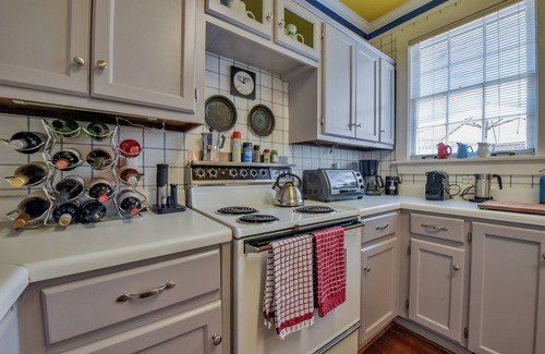 Tuscaloosa House | Historic Haven - Walk to the Stadium and Campus!