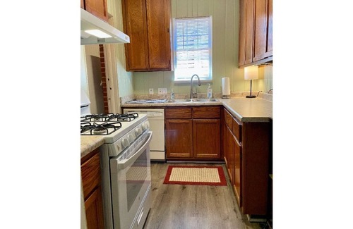 Macon House | Historic Hillside Home near downtown, hospitals and Ocmulgee Mounds
