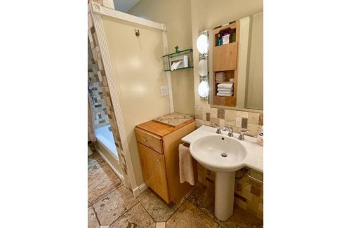 Macon House | Historic Hillside Home near downtown, hospitals and Ocmulgee Mounds