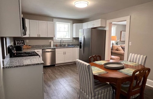 Greer Apartment | Historic Home in Downtown Greer nShop,Eat & Sleep