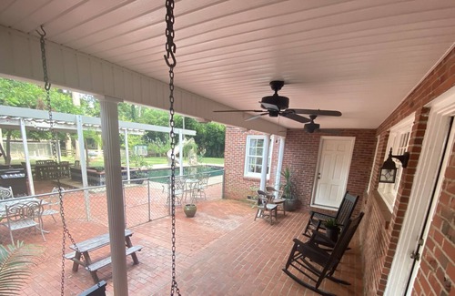 Nacogdoches House | Historic home on 2+ wooded acres w/ pool in heart of Nacogdoches