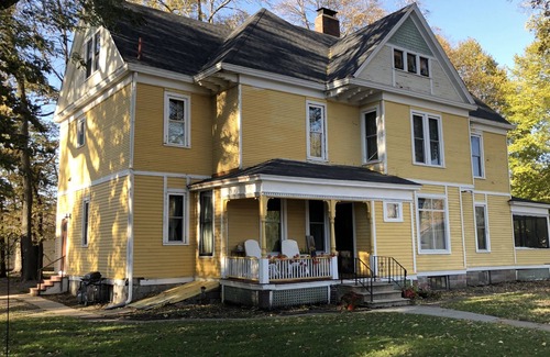 Clear Lake House | Historic Home With Modern Amenities - Great for Families with room for up to 18!