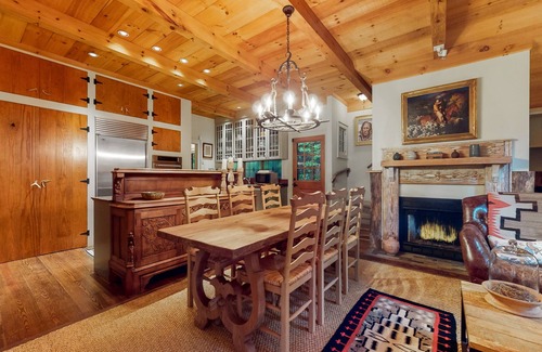 Lake Sequoyah Cabin | Historic Joe Webb Cabin in Highlands - 4 minutes from Downtown Highlands