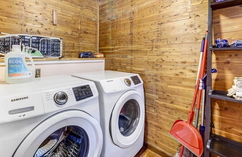 Northeast Kansas City House | Historic Kansas City Home w/ Yard Near Dtwn!