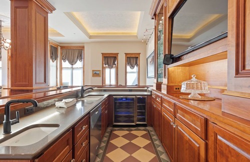 Custer House | Historic Kleemann House, 1883 luxury in Custer