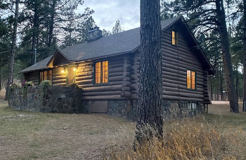 Rapid City Cabin | Historic Log Cabin- A True Black Hills Original