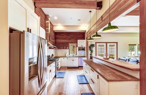 Skykomish Cabin | Historic luxe lodge in heart of Cascades