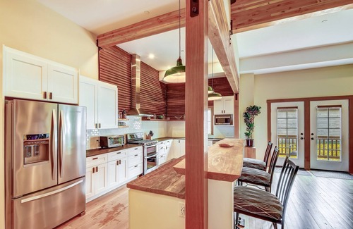 Skykomish Cabin | Historic luxe lodge in heart of Cascades