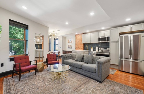 Shaw Apartment | Historic Luxury DC Townhome – Walk to Logan Circle