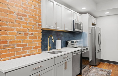 Shaw Apartment | Historic Luxury DC Townhome – Walk to Logan Circle