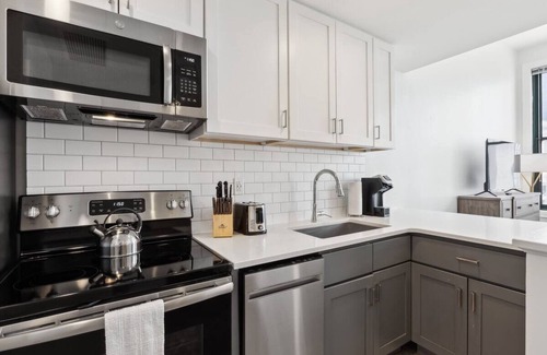 Downtown Pittsburgh Apartment | Historic Luxury Loft | Kitchen, Pet-Friendly| Near Heinz History Center