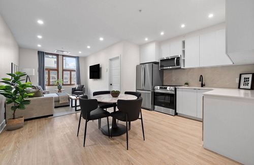 Chinatown Apartment | Historic Luxury Old MTL Appartment 2BR-2BA