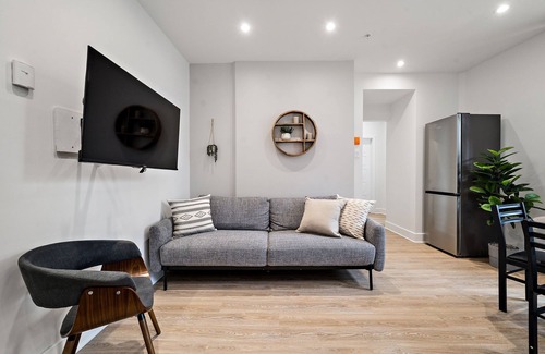 Chinatown Apartment | Historic Luxury Old MTL- 2BR-2BA