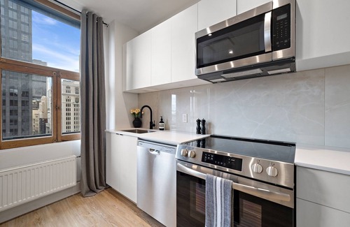 Chinatown Apartment | Historic Luxury Old MTL- 2BR-2BA