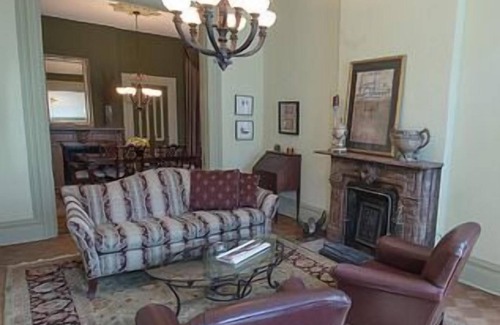 Lafayette Square House | Historic luxury retreat