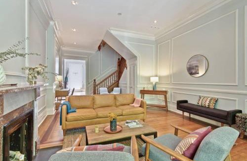 Gold Coast House | Historic luxury Townhouse in Downtown Chicago