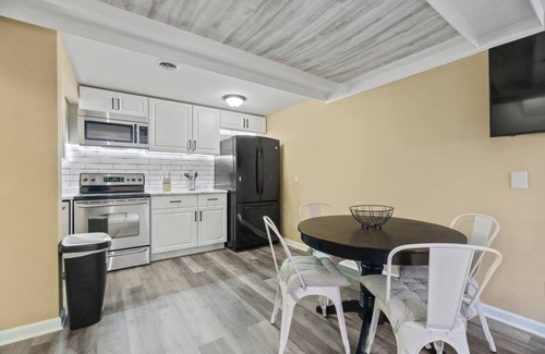 West Central Apartment | Historic Mansion Apt 3 in Downtown - Free Parking!