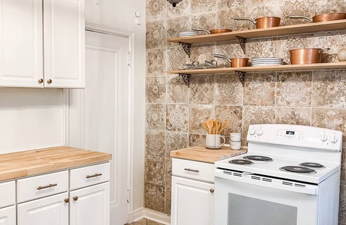 Central Gardens House | Historic Midtown Chateau + Guest House - Minutes from Everything