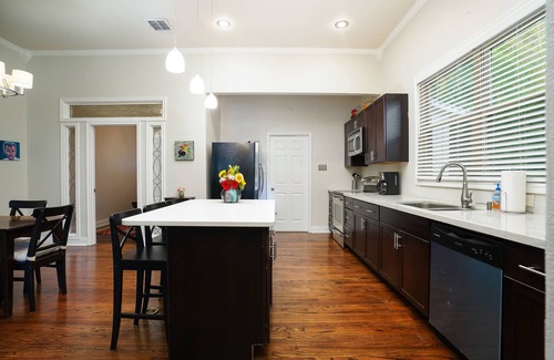 Tobin Hill House | Historic Pearl Brewery home with Pool and Hot Tub