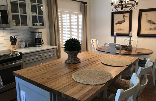 Historic District Cottage | Historic Renovation Award Winner! 5 Stars!