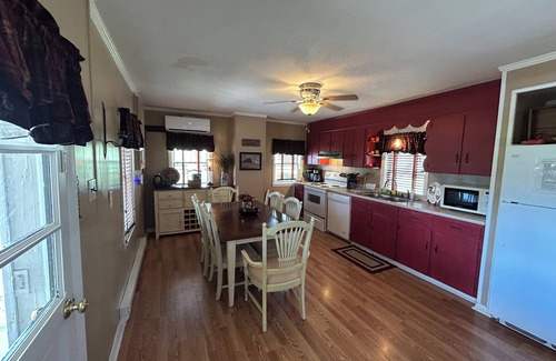 Elkton House | Historic Riverhouse w/riverview! Privacy and seclusion! Steps away from River!