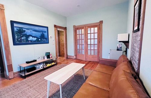 Summit - University House | Historic row house near Xcel Center, State Capitol