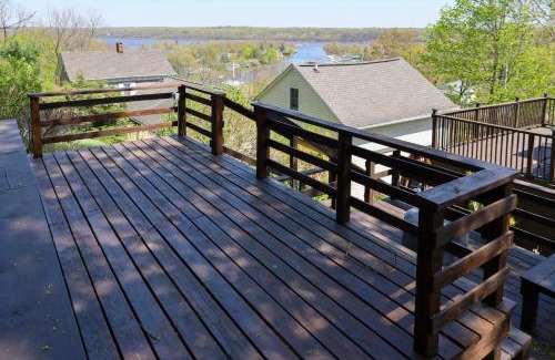 Saugerties South House | Historic Saugerties Home with Deck River Views!