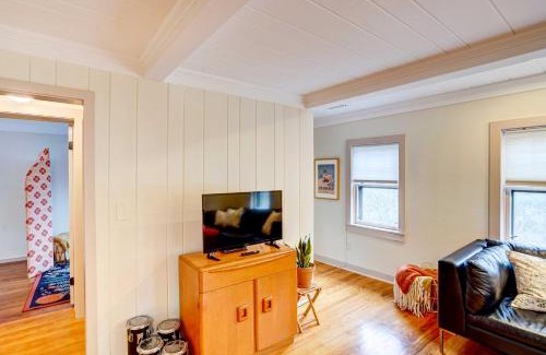 Saugerties South House | Historic Saugerties Home with Deck River Views!