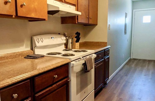 Savannah Condo | Historic Savannah, Pool, Free Tybee Parking!