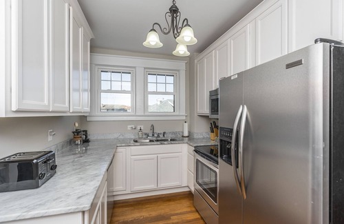 Hollywood - Mt. Vernon House | Historic, spacious home in Chevy Chase, perfect for big families! By downtown&UK