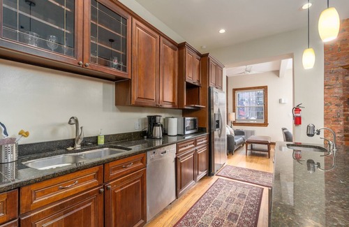 Adams Morgan House | Historic & Stately 5 Bedroom Home in Adams Morgan