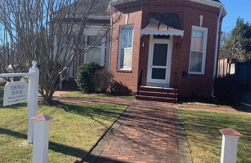 Auburn House | Historic Thomas House Unit B