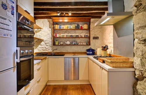 Dolgellau House | Historic Townhouse in Dolgellau, No deposit