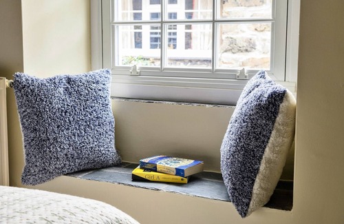 Dolgellau House | Historic Townhouse in Dolgellau, No deposit