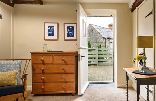 Dolgellau House | Historic Townhouse in Dolgellau, No deposit
