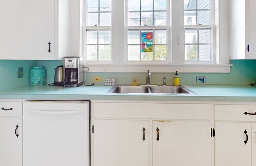 Montpelier House | Historic, two-story 1860s home with a large yard, washer, & fireplace