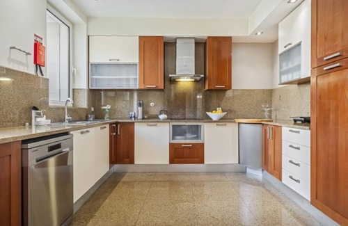 Sao Pedro Villa | Historic villa Central - BBQ - Garden