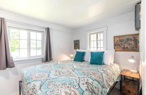 Rockaway Beach House | Historic Water's Edge Cottage 10