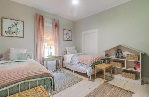 Biloxi House | Historical Beach Cottage in the core of Downtown Ocean Springs