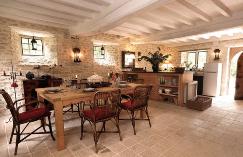 Hemevez House | Historical cottage at the château d'Hémevez