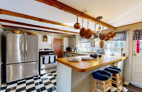 Sandwich House | Historical home built in 1680 with modern convenience & original charm