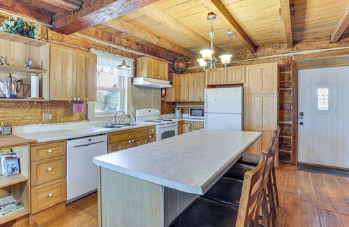 Rubicon Cabin | Historical Log Cabin on 80 Acres in Hartford!