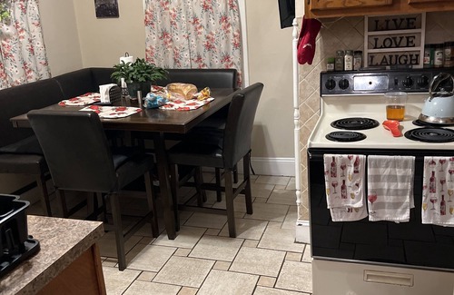 South Norfolk Apartment | Historical section of Chesapeake. Propertie nice and groomed quiet neighborhood.