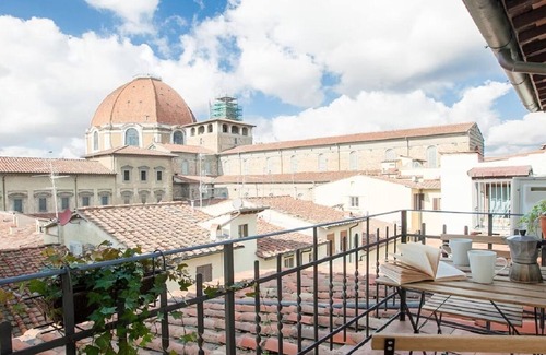 Duomo Apartment | HISTORY AT YOUR DOORWAY-OPPOSITE ST JOHN BAPTISTERY