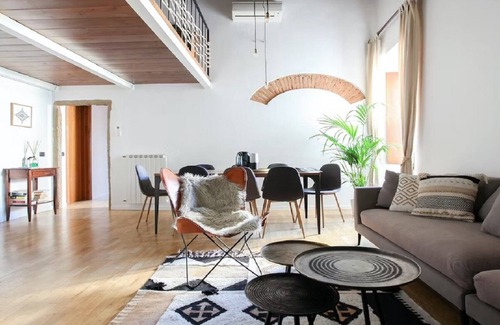 Duomo Apartment | HISTORY AT YOUR DOORWAY-OPPOSITE ST JOHN BAPTISTERY