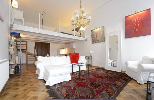Brasov City Centre Apartment | History & Luxury Piata Sfatului