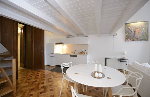 Brasov City Centre Apartment | History & Luxury Piata Sfatului